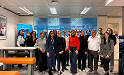 Ομαδική φωτογραφία από το εργαστήριο