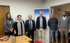 Ομαδική φωτογραφία με τους συμμετέχοντες στη συνάντηση