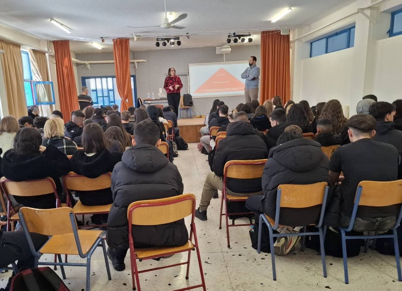 Στιγμιότυπο από την εκπαιδευτική δράση της ΕΕΔΑ στο 63ο Λύκειο Αθηνών